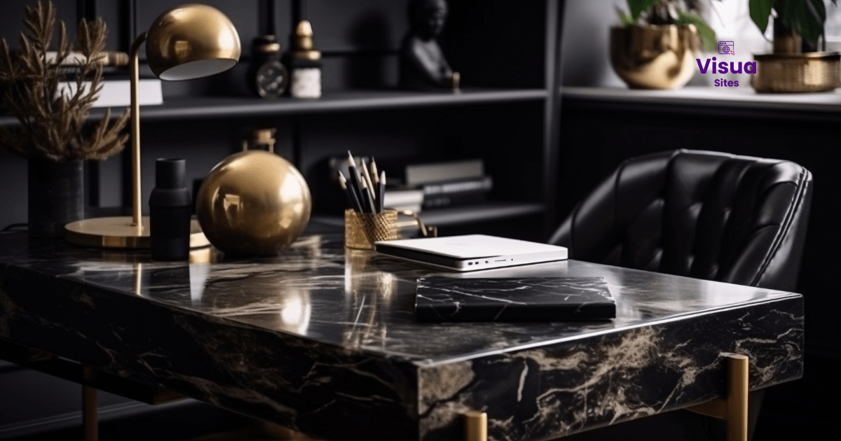 Mesa moderna de escritório de advocacia em tons escuros, representando estratégias de marketing jurídico e SEO para captação de clientes pelo Google.